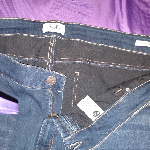 Jeans - Picture 3 of 3